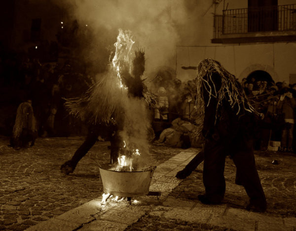 Ancient carnival masks in Molise: the deer-man of Castelnuovo a Volturno